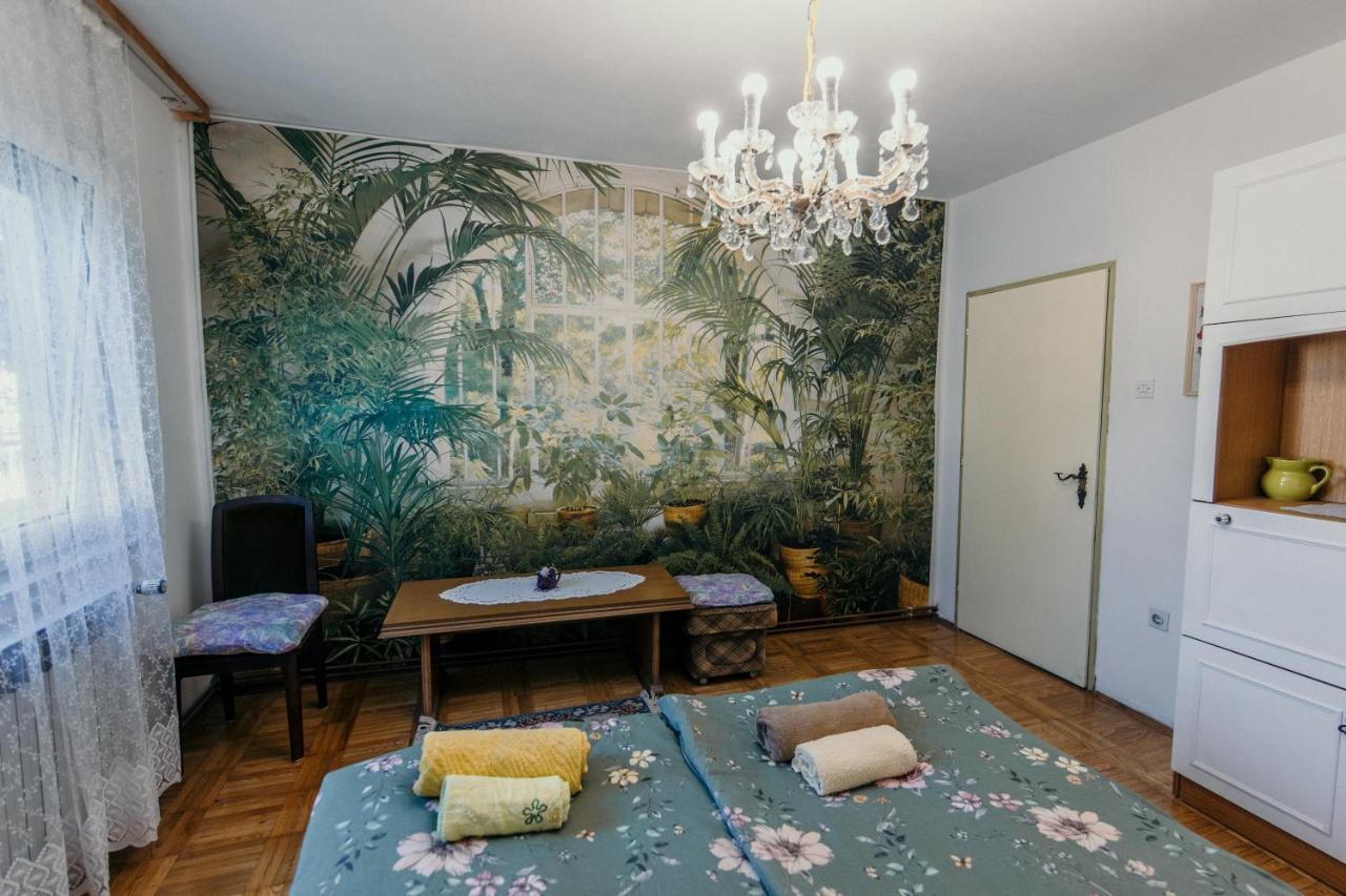 Apartman Marta I Soba Maja — 4-Star Luxury Hotel in Gradiste, Croatia
