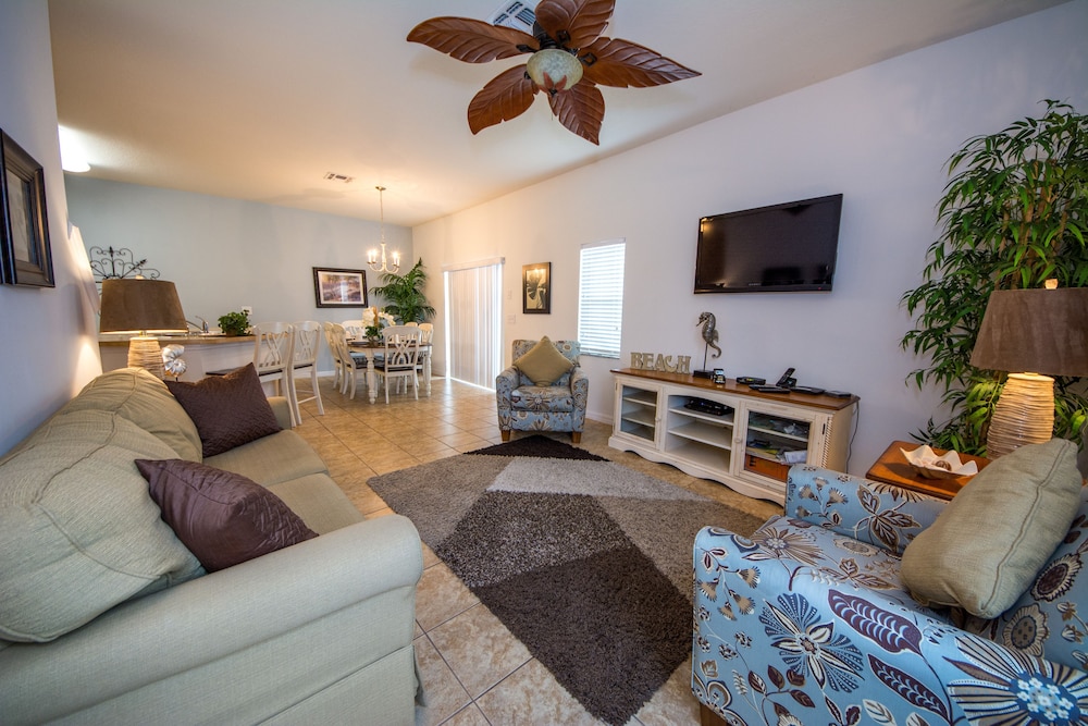 Bella Vida Resort by Home 2U - photo 154
