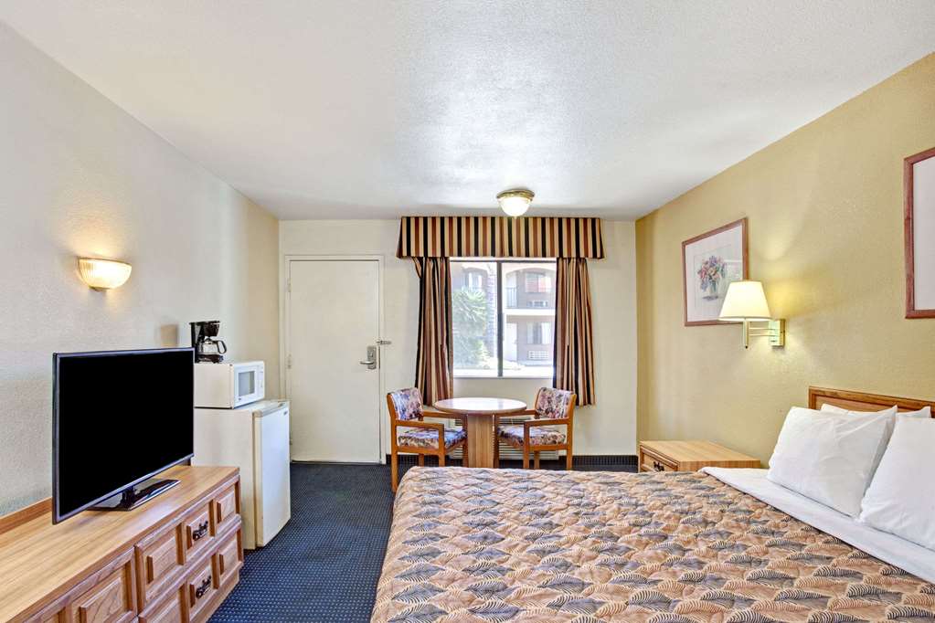 Travelodge by Wyndham Banning CA Near Casino Outlet Mall - photo 6