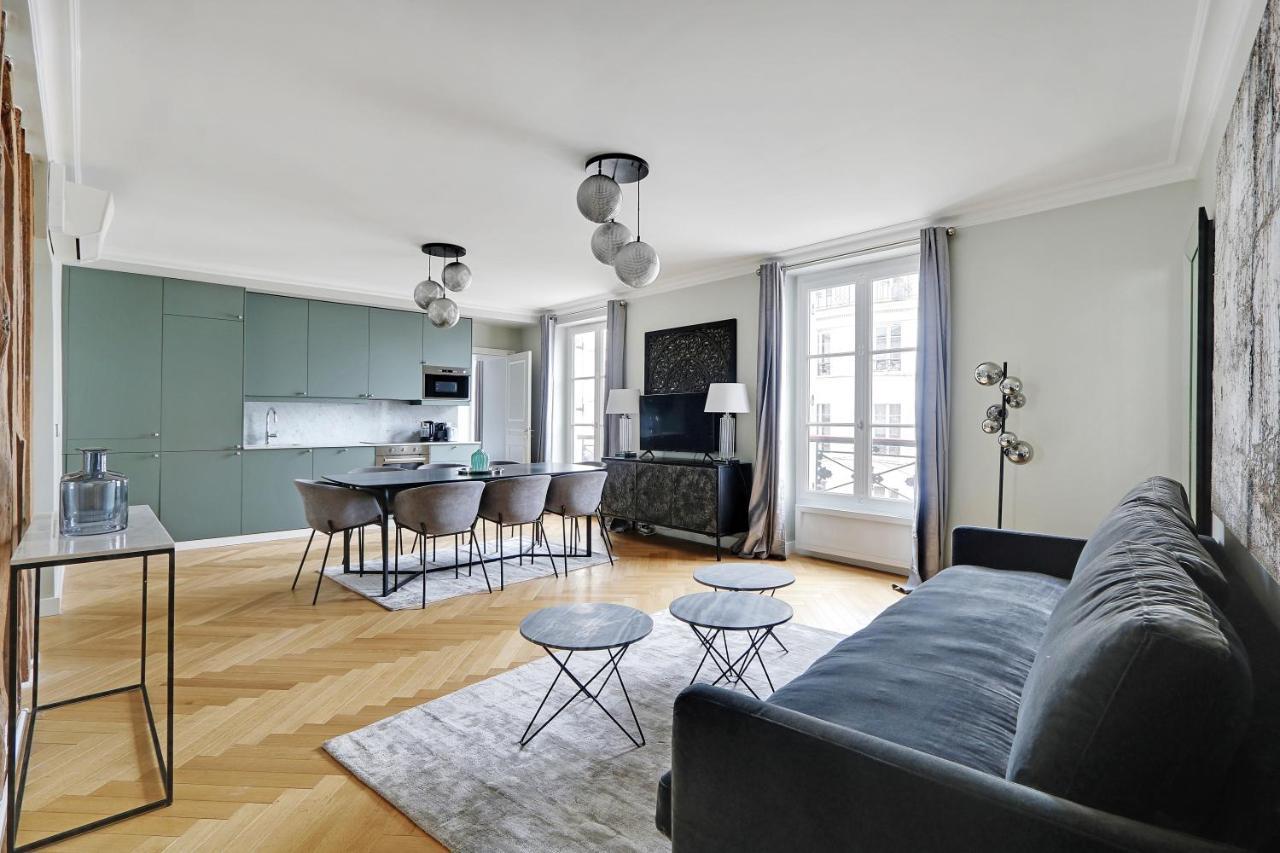 Pick a Flat's Apartments in Montmartre Rue Lepic — 4-Star Luxury Hotel in Paris, France