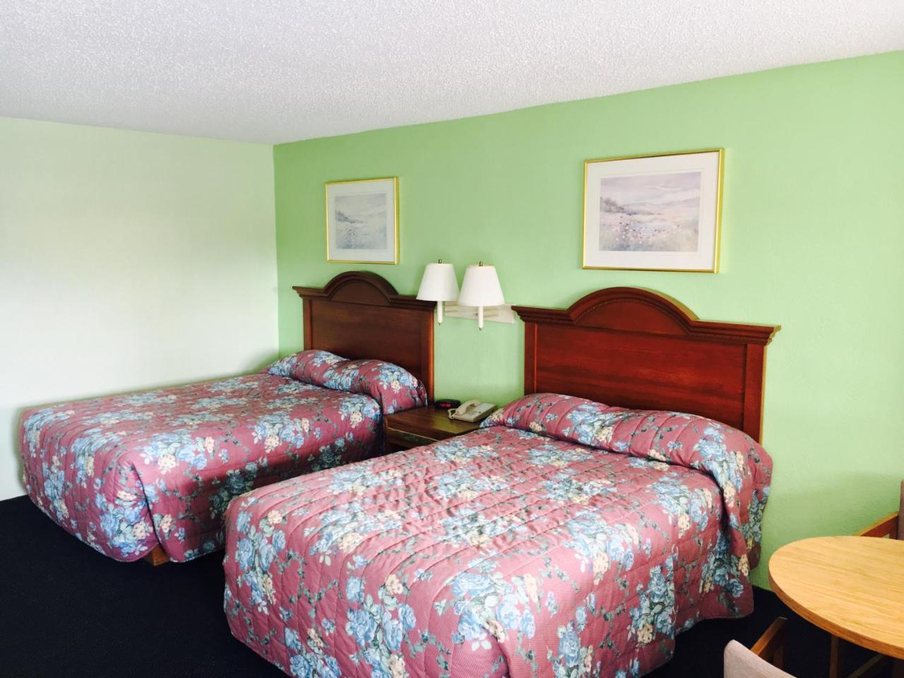 Relax Inn - carbon neutral hotel in Folkston