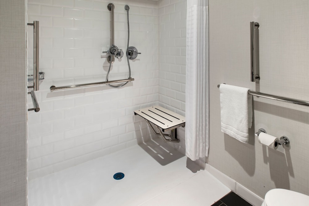 Four Points by Sheraton Albany - photo 23