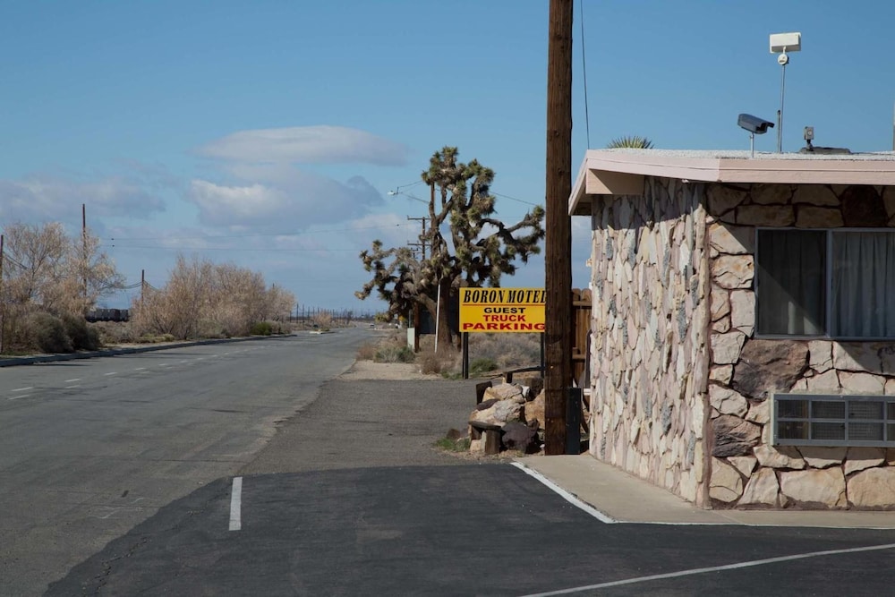Boron Motel - photo 33
