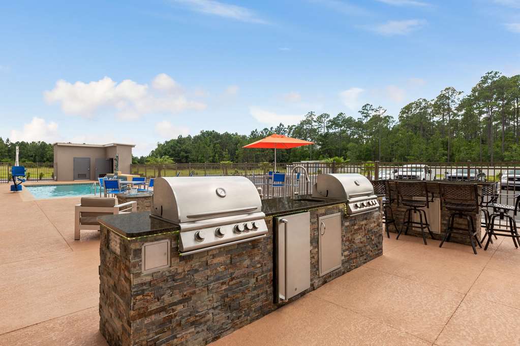 La Quinta Inn & Suites by Wyndham Brunswick Golden Isles - photo 31