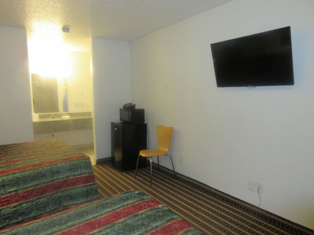 Magnuson Hotel St Robert Ft Leonard Wood - photo 9