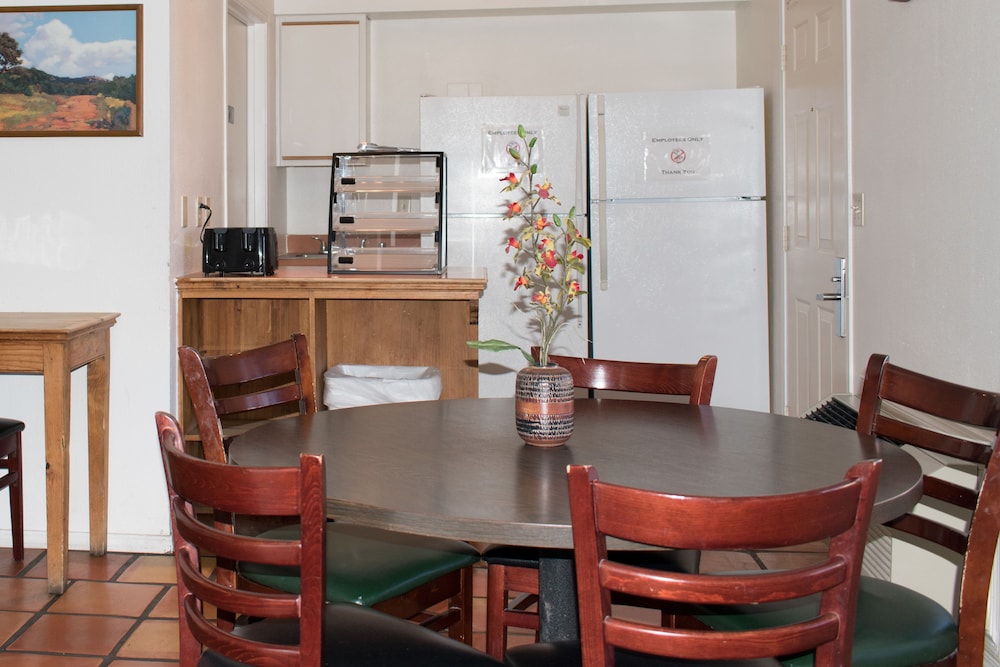Santa Fe Suites - photo 19