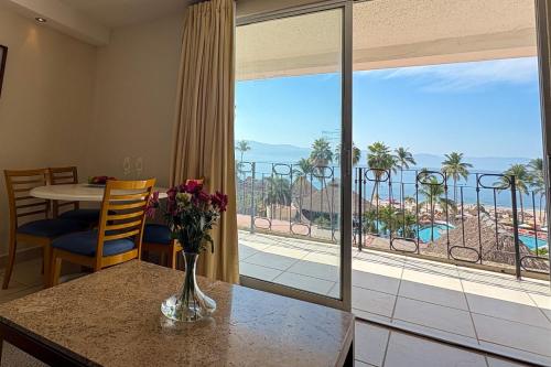 Stunning ocean view hotel & beach access in Puerto Vallarta, Mexico