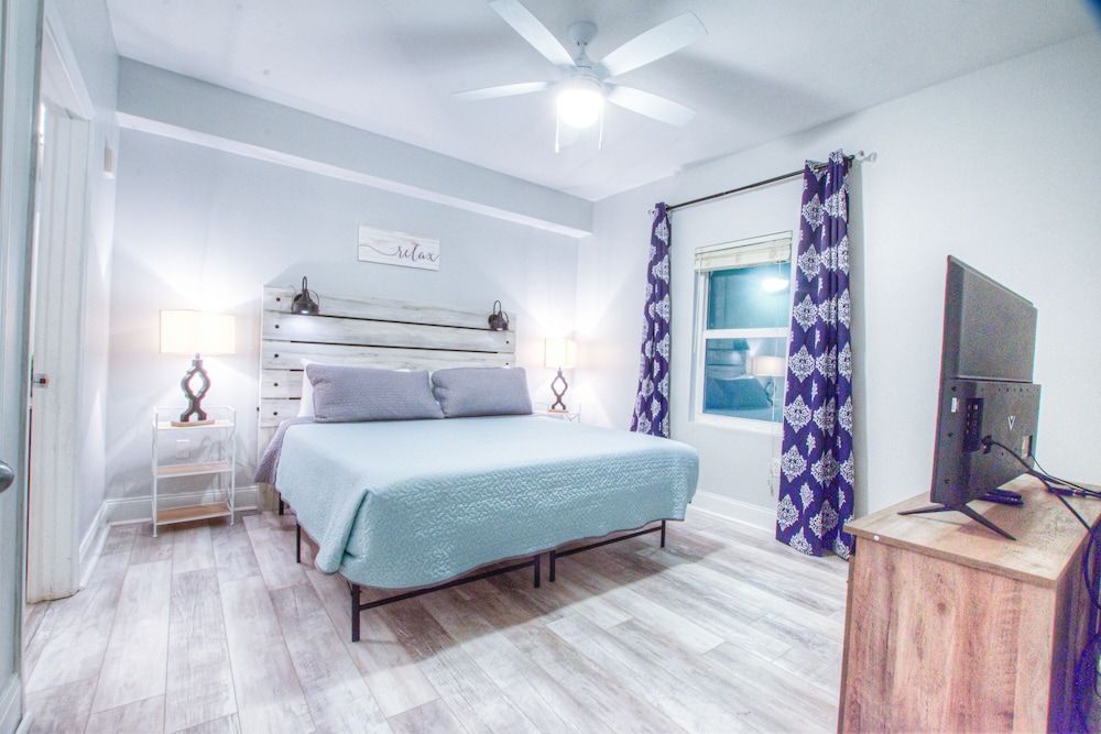 Laketown Wharf Resort by Aneliya's Rentals - photo 253