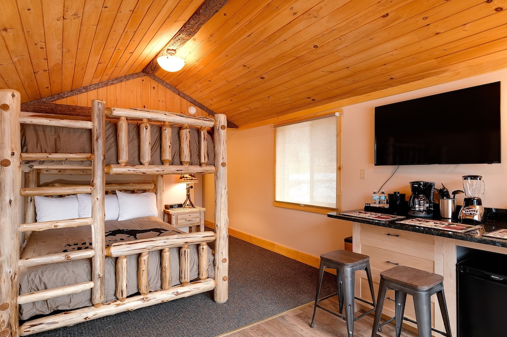Cobble Mountain Lodge - photo 28