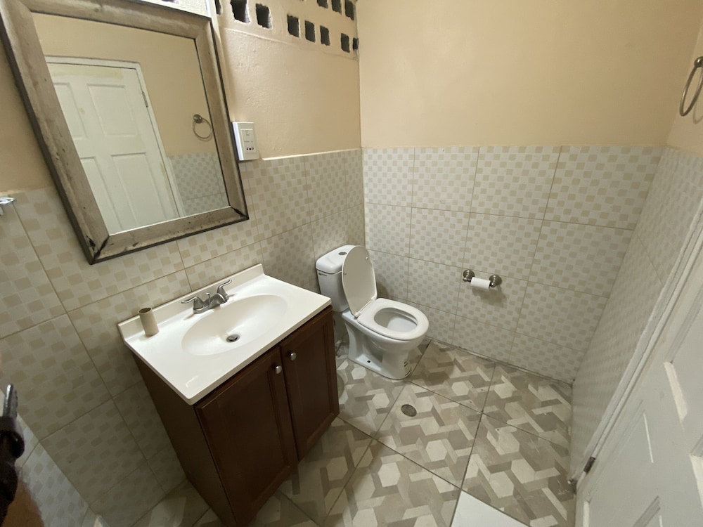 Yacht View Apartments — 4-Star Luxury Hotel in Saint George's, Grenada
