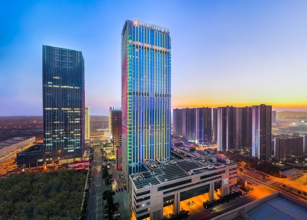 Hualuxe Wuxi Taihu By Ihg in Wuxi, People's Republic of China