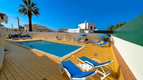 Villa Gilsónia by Sunny Deluxe — 4-Star Luxury Hotel in Guia, Portugal