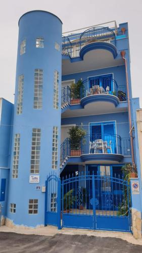 Tetty mini house — 4-Star Luxury Hotel in Porto Cesareo, Italy