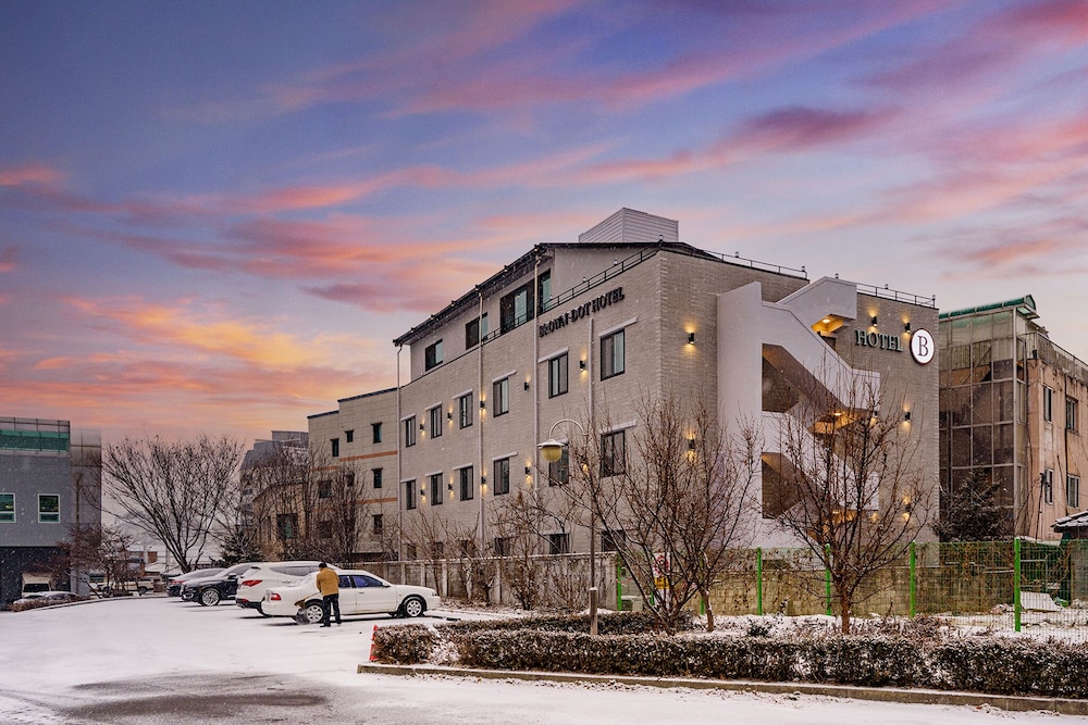 Brown Dot Hotel in Cheorwon, South Korea