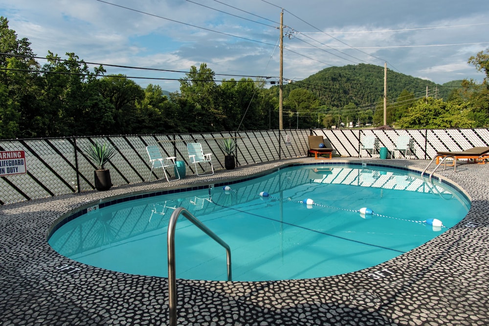 Townsend River Breeze Inn - photo 30
