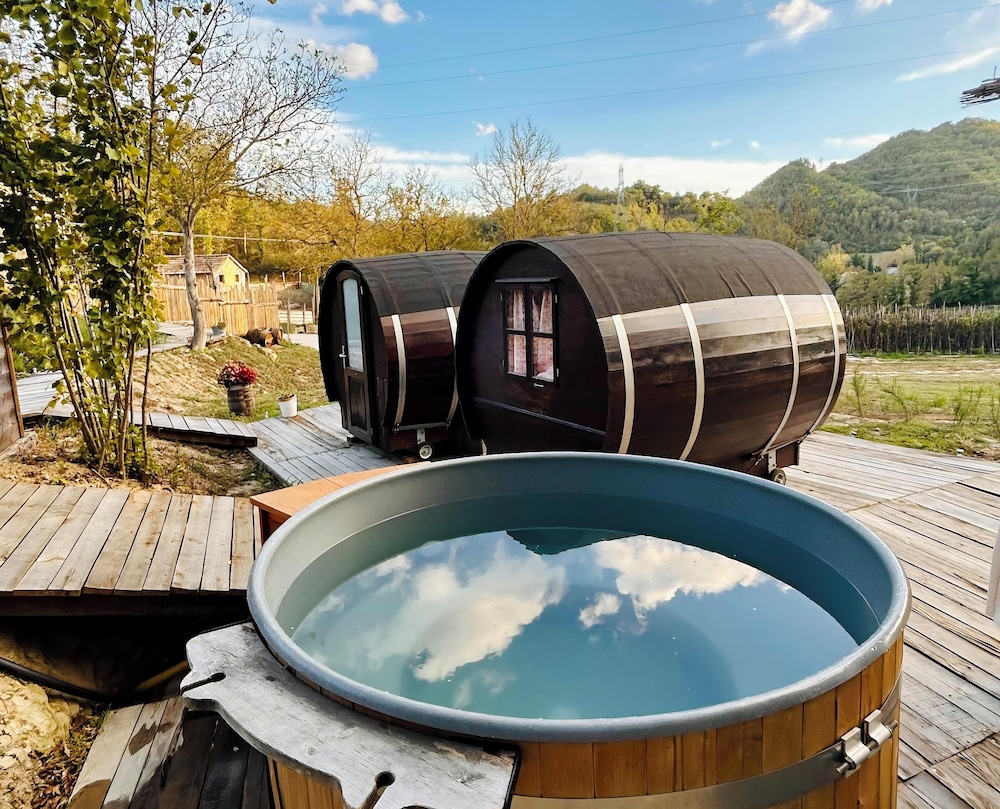 Glamping Il Rifugio dei Marsi — 4-Star Luxury Hotel in Marsia, Italy