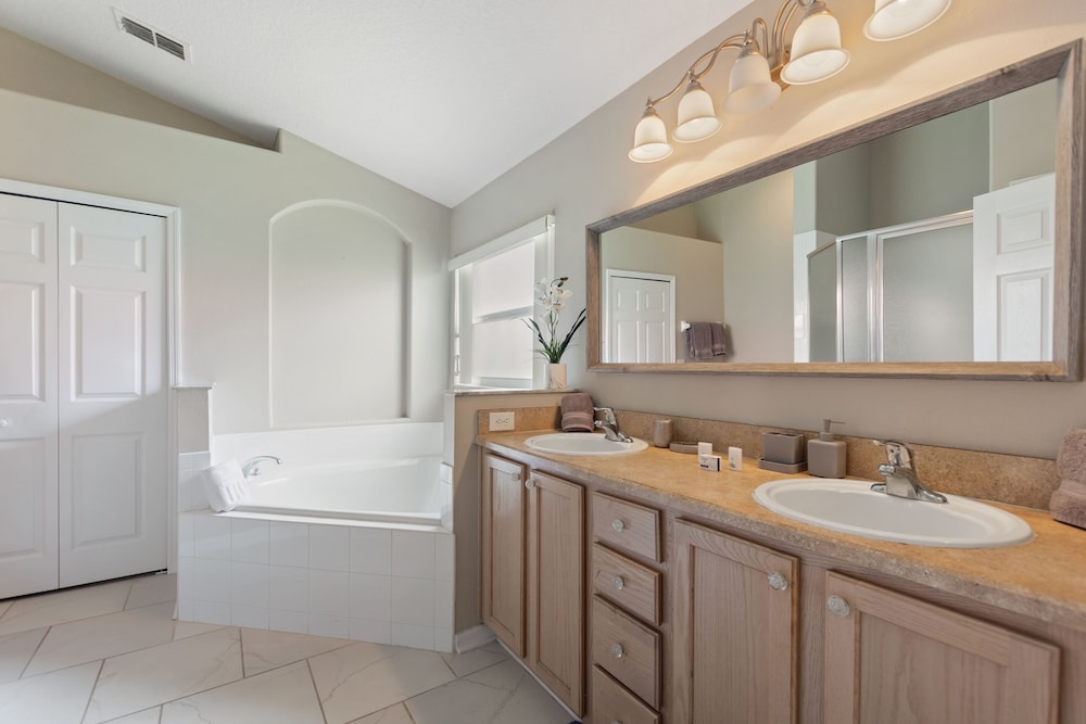 Ride Away At Solana Resort By Shine Villas 062 4 Bedroom Villa Davenport - photo 15