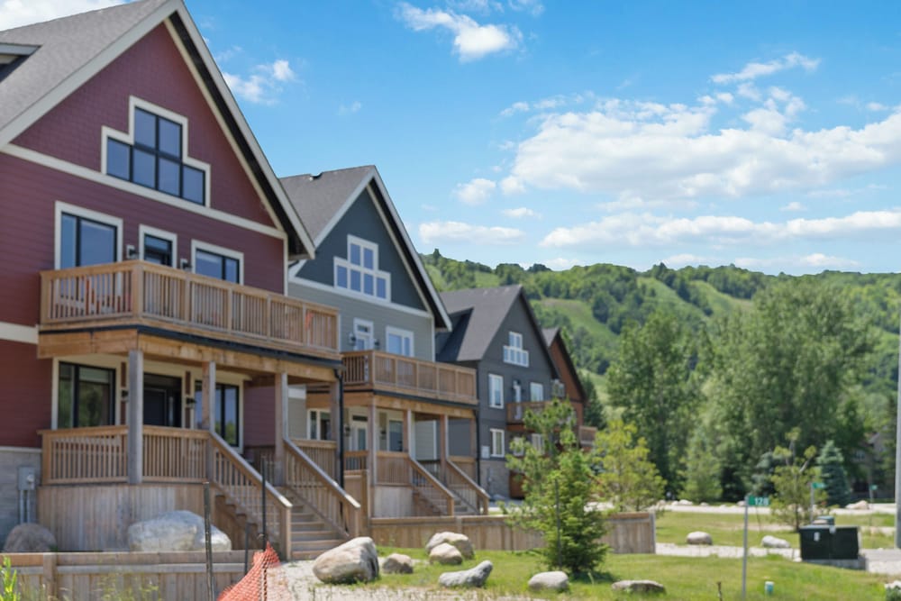 Blue Mtn Chalet with a Sauna Sleeps 20 — 4-Star Luxury Hotel in Collingwood, Canada
