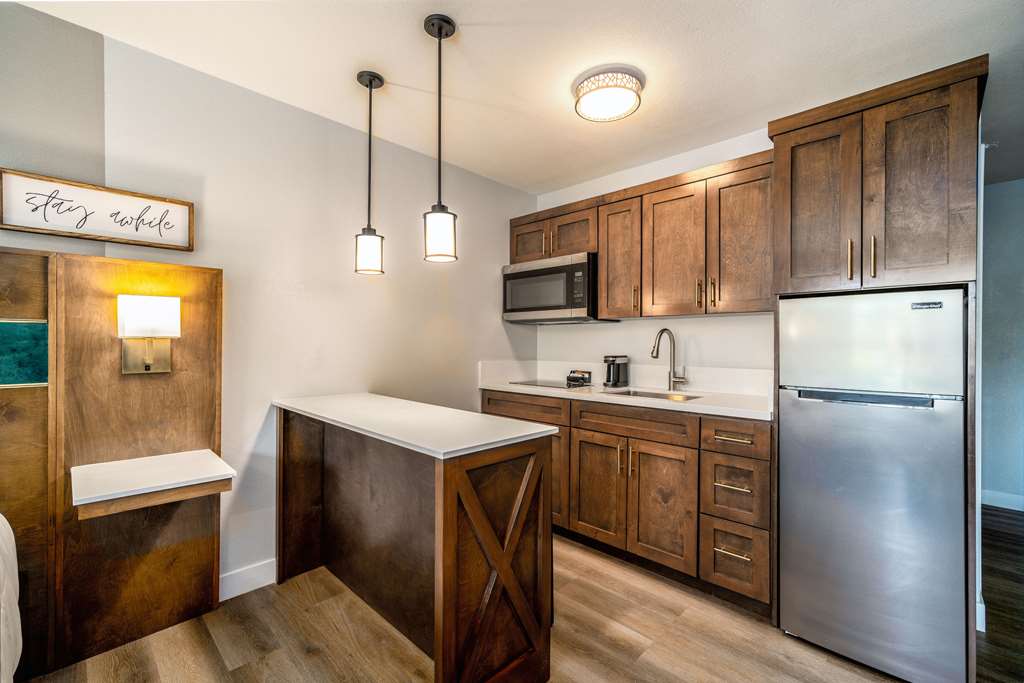 MainStay Suites Moreno Valley Near March Air Reserve Base - photo 2