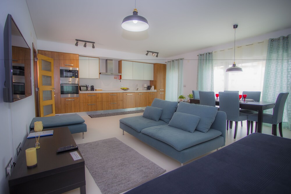 Surf and Stones Apartment — 4-Star Luxury Hotel in Peniche, Portugal
