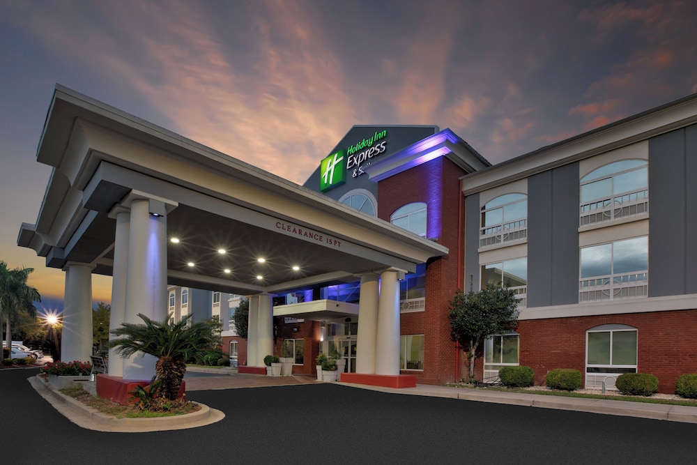 Holiday Inn Express Sumter by IHG - carbon neutral hotel in Sumter