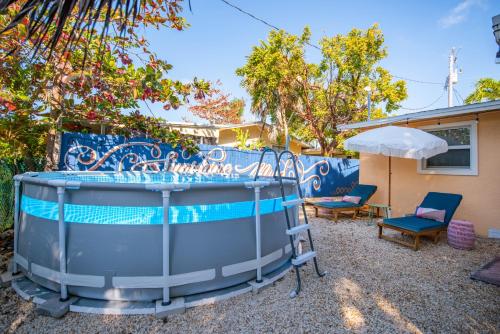 Marathon Vacation Home with Pool Hot Tub & Movie Theater — 4-Star Luxury Hotel in Marathon, United States