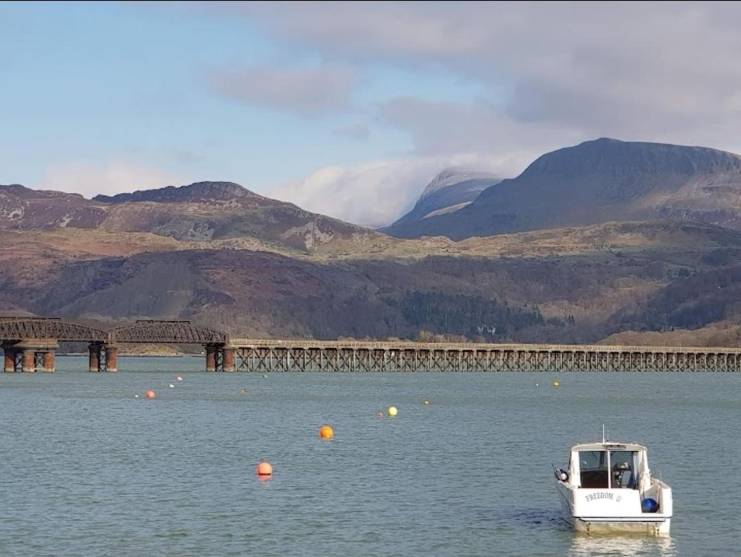 Barmouth Lyons Sunnysands 346 — hotel in Llanrug