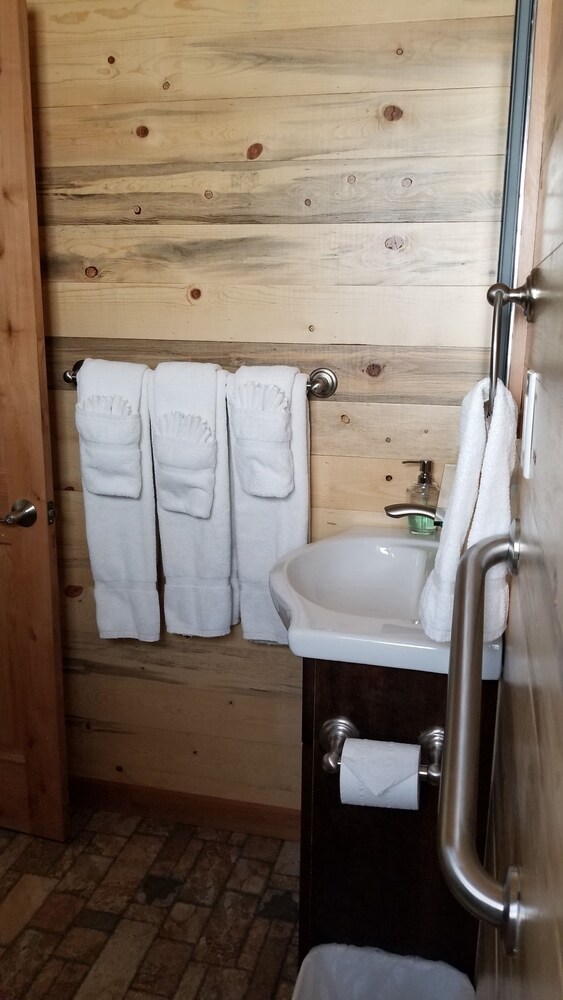 Stone Lizard Lodging - photo 22