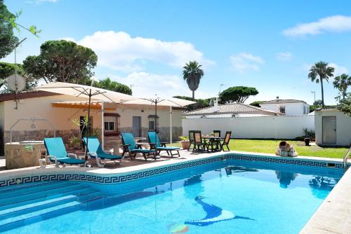 Chalet Los Paul — 4-Star Luxury Hotel in Chiclana De La Frontera, Spain