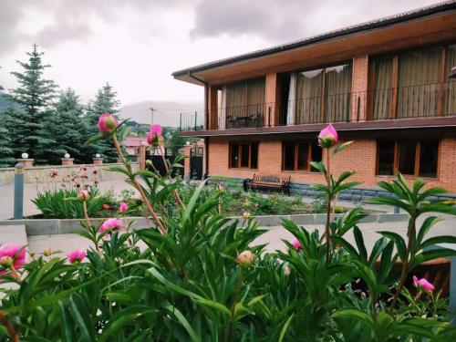 Vardisubani Villa — 4-Star Luxury Hotel in Step'antsminda, Georgia