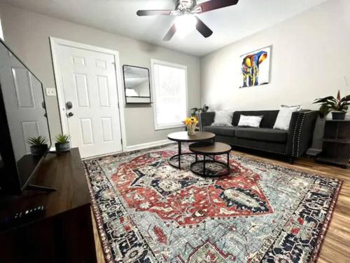 Condo 5 min Uptown I Fast Wi Fi & Private Patio — 4-Star Luxury Hotel in Charlotte, United States