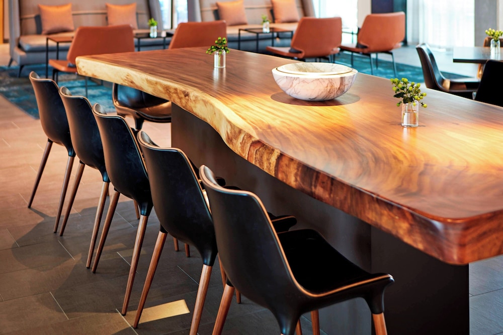 AC Hotel by Marriott Sunnyvale Cupertino - photo 3