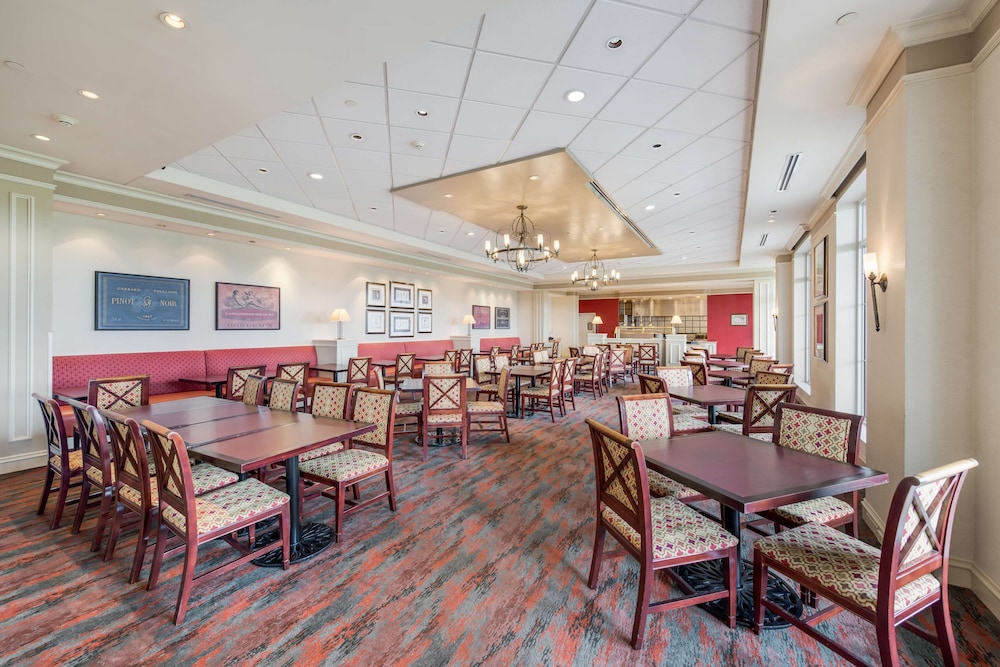 Hilton Garden Inn Suffolk Riverfront - photo 43
