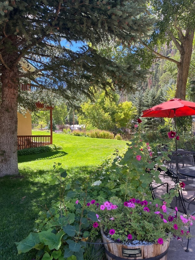 The River's Edge Motel Lodge & Resort - photo 32