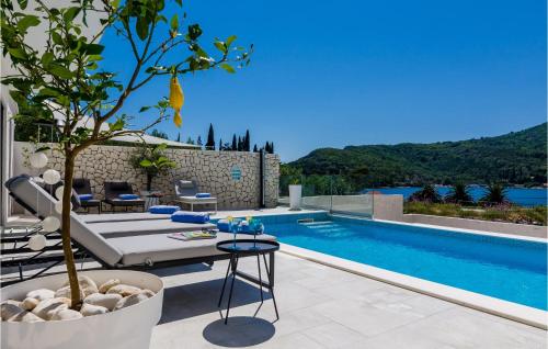 Four Bedroom Holiday Home In Zaton Mali