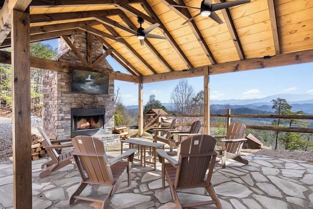 Knockin on Heavens Door — 4-Star Luxury Hotel in Sevierville, United States