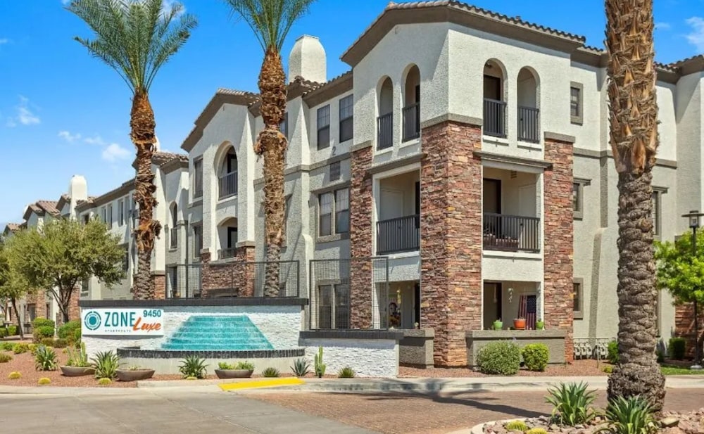 Zone Luxe in Glendale, United States