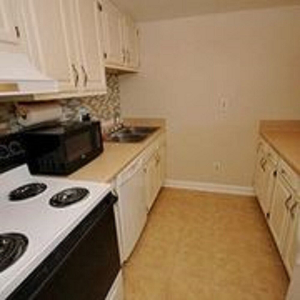 Holiday Towers by Elliott Beach Rentals - photo 10