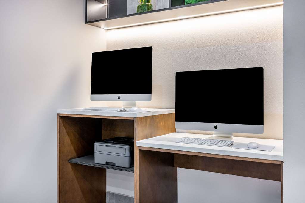 La Quinta Inn & Suites by Wyndham St. George - photo 46
