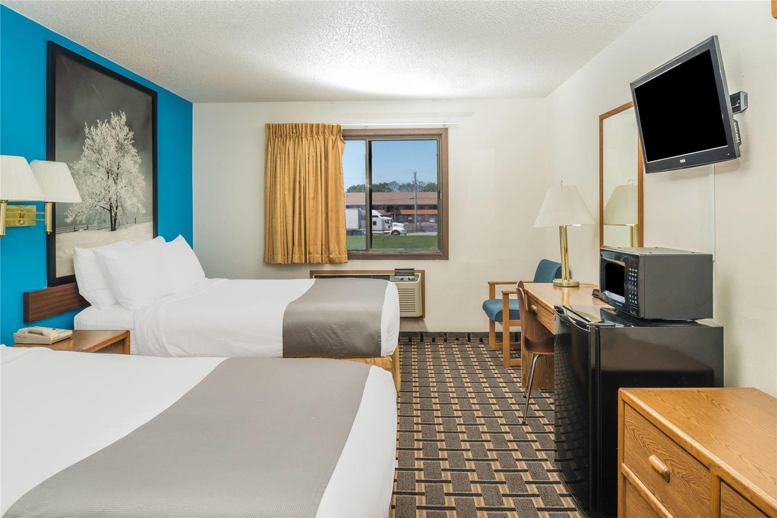 Super 8 by Wyndham Lincoln West - photo 11