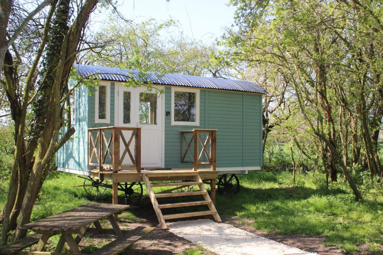 The Woodpecker Shepherd Hut — Elmswell