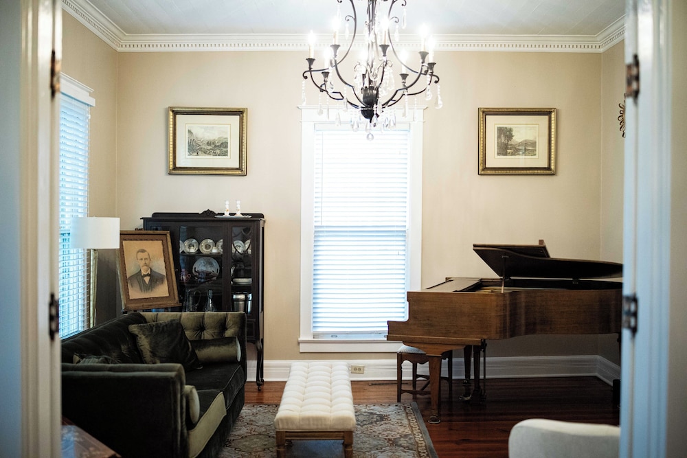 The Trott House Inn - photo 23
