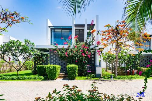 Oceanami Private Beach Villa Homestay Long Hai Vung Tau — 4-Star Luxury Hotel in Vung Tau, Vietnam