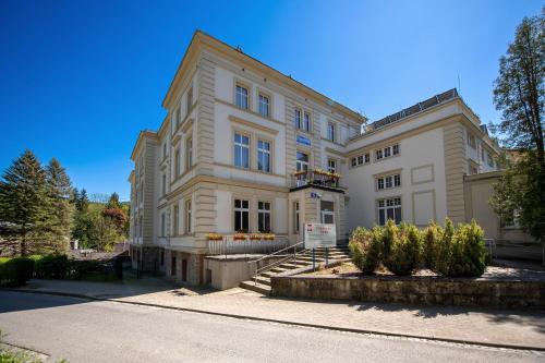 Dom Wypoczynkowy Rybniczanka Wanda Lądek Zdrój w górach in Ladek-Zdroj, Poland