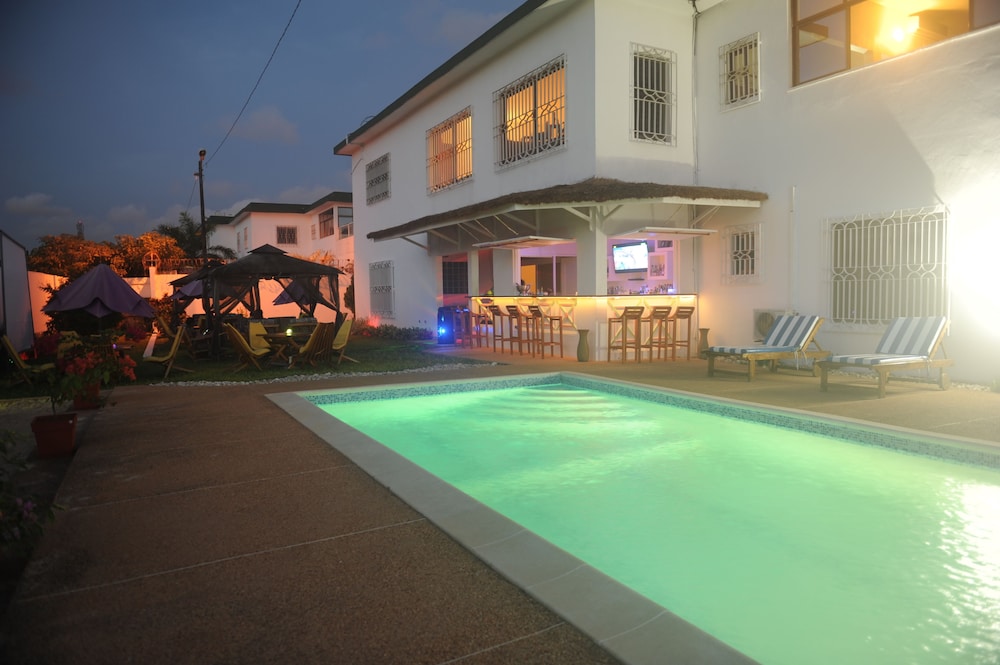 Residence Helios — 4-Star Luxury Hotel in Abidjan, Côte D'Ivoire