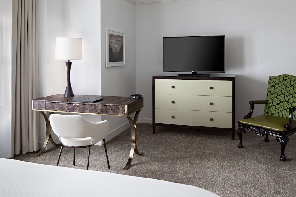 Amway Grand Plaza Curio Collection by Hilton - photo 11