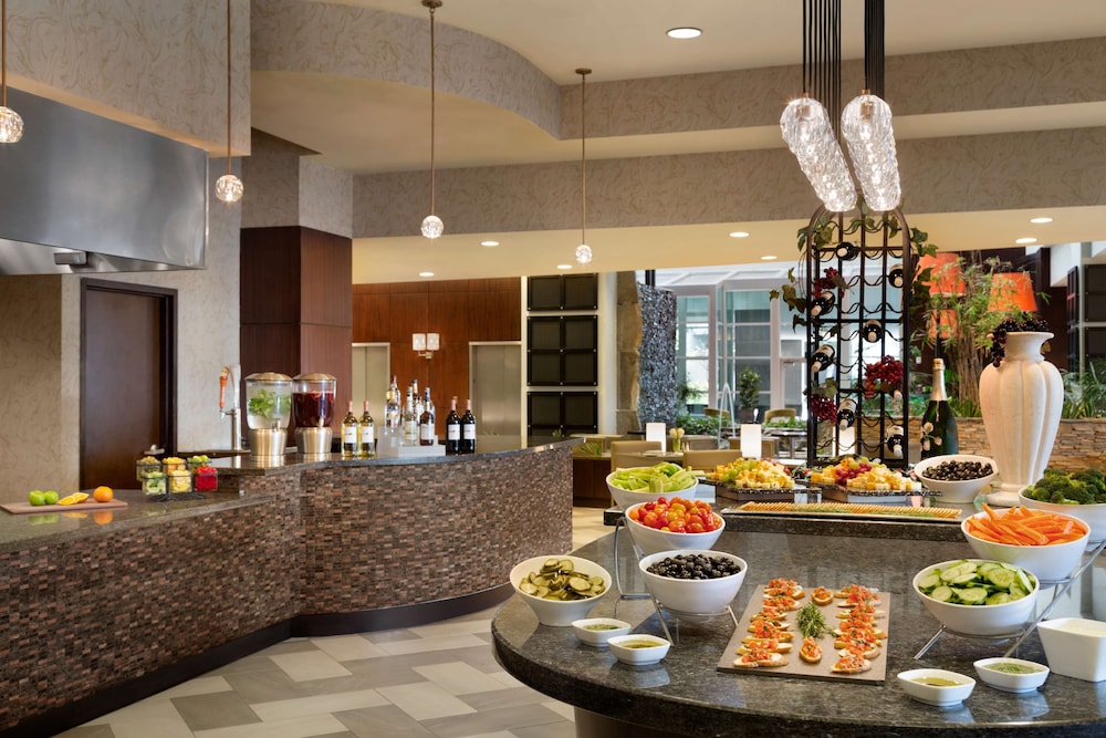 Embassy Suites Los Angeles Glendale - photo 27