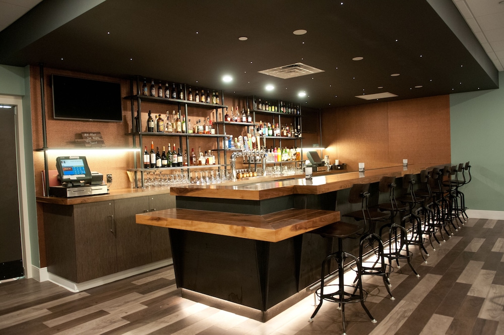 Crowne Plaza Suites Pittsburgh South by IHG - photo 46
