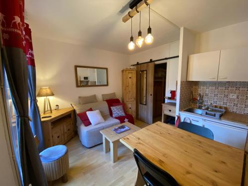 Studio Cosy Centre Station Parking Gratuit - last minute hotel in Unknown City