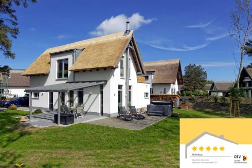 Kapitaensweg 14 — 5-Star Luxury Hotel in Kroeslin, Germany